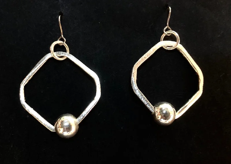 women's luxury earrings-Hoop and bead square silver earrings