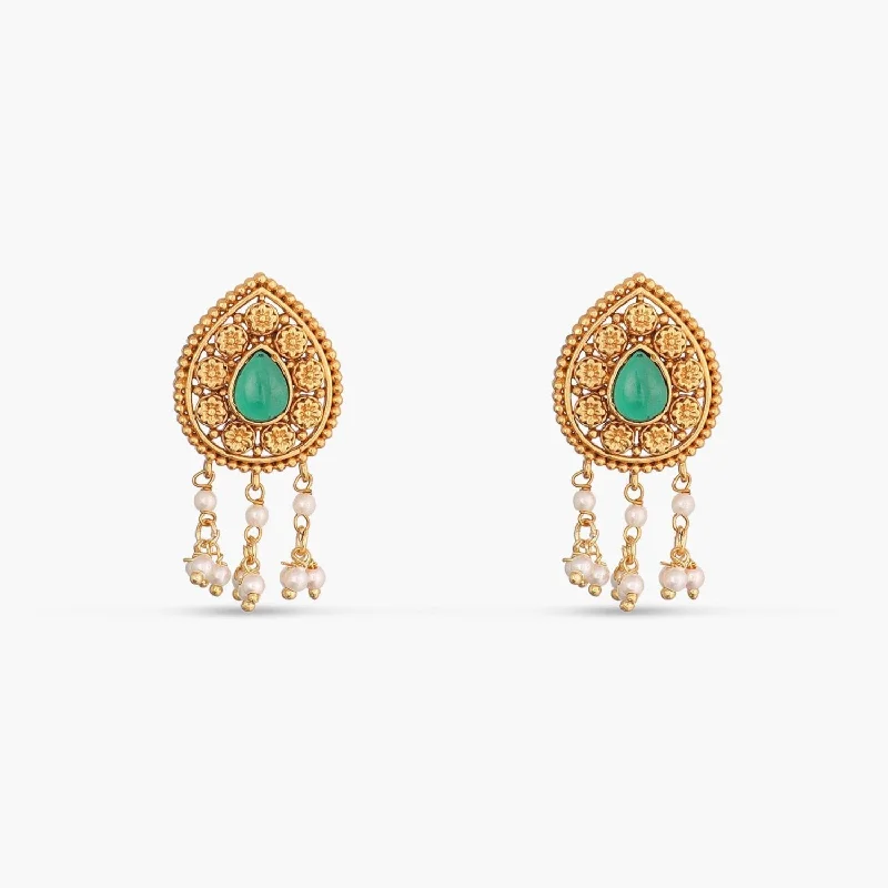 women's emerald earrings-Irisa Antique Green Kempu Stud Earrings