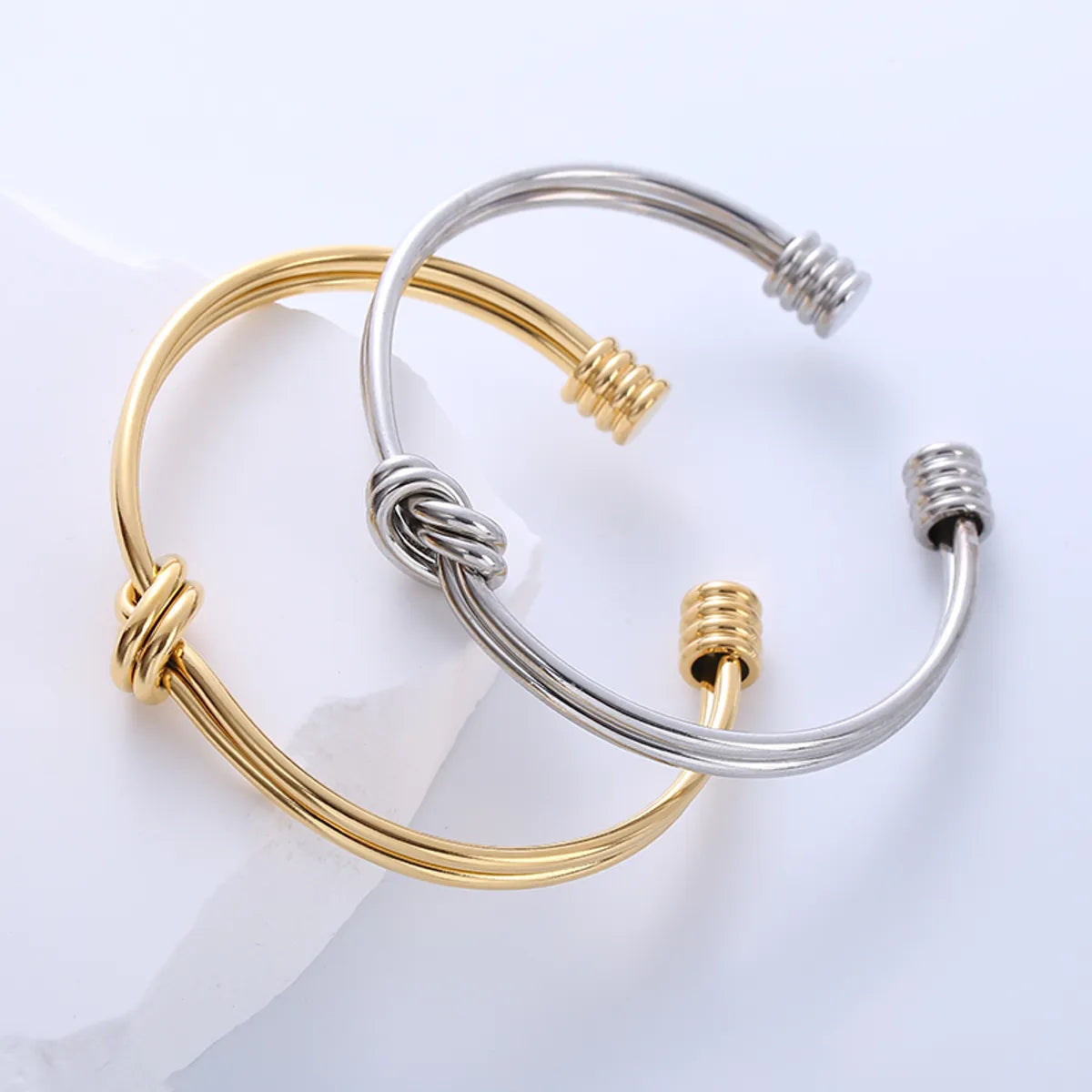 women's horseshoe bracelets-Elegant Simple Style Knot Stainless Steel Polishing Plating 18k Gold Plated Cuff Bracelets