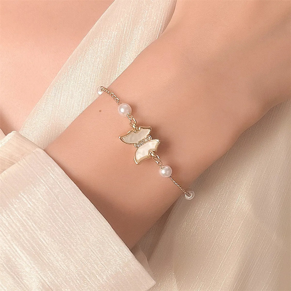 women's couple bracelets-Sweet Butterfly Imitation Pearl Alloy Bracelets 1 Piece