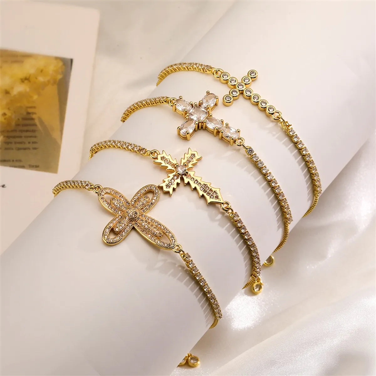 women's gemstone bracelets-Casual Streetwear Cross Copper 18k Gold Plated Zircon Bracelets In Bulk