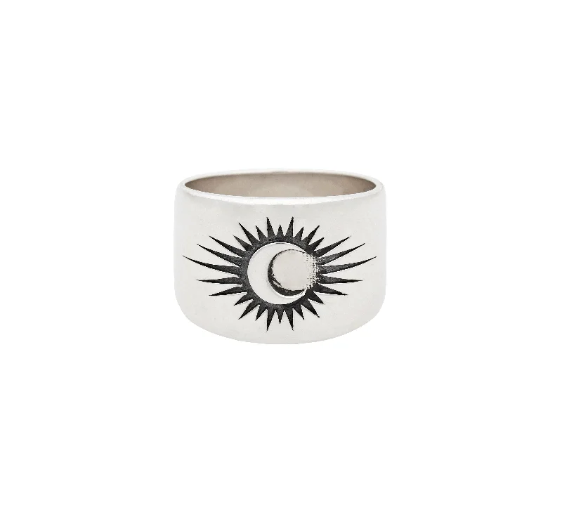 women's cocktail rings-Silver Eclipse Cigar Band