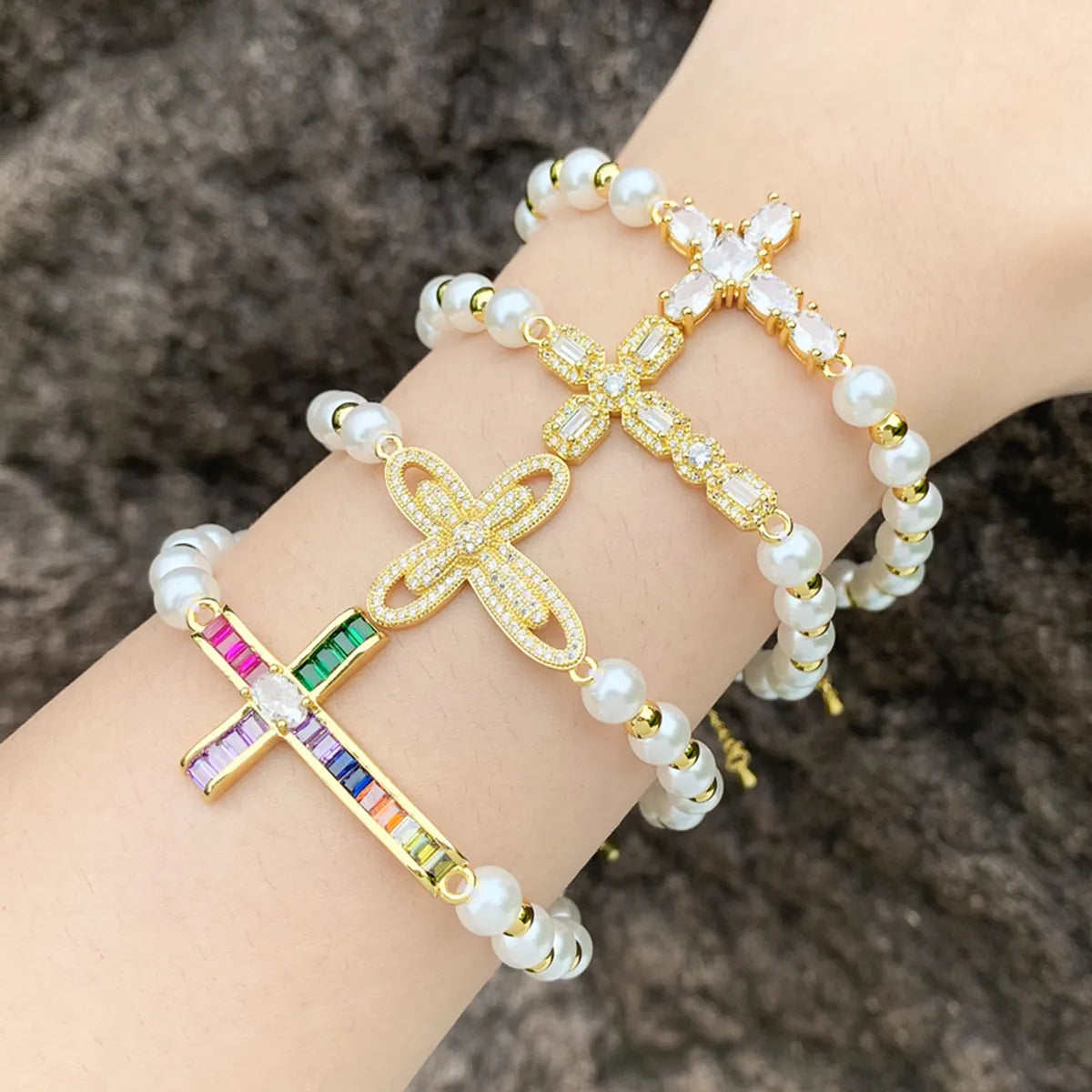 women's eco-friendly bracelets-Ig Style Fashion Cross Imitation Pearl Copper Beaded Plating Inlay Zircon 18k Gold Plated Women'S Bracelets