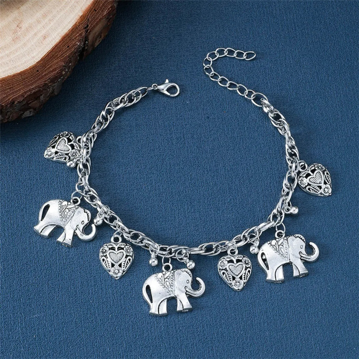 women's cuff bangles-Casual Ethnic Style Heart Shape Elephant Alloy Plating Women'S Bracelets