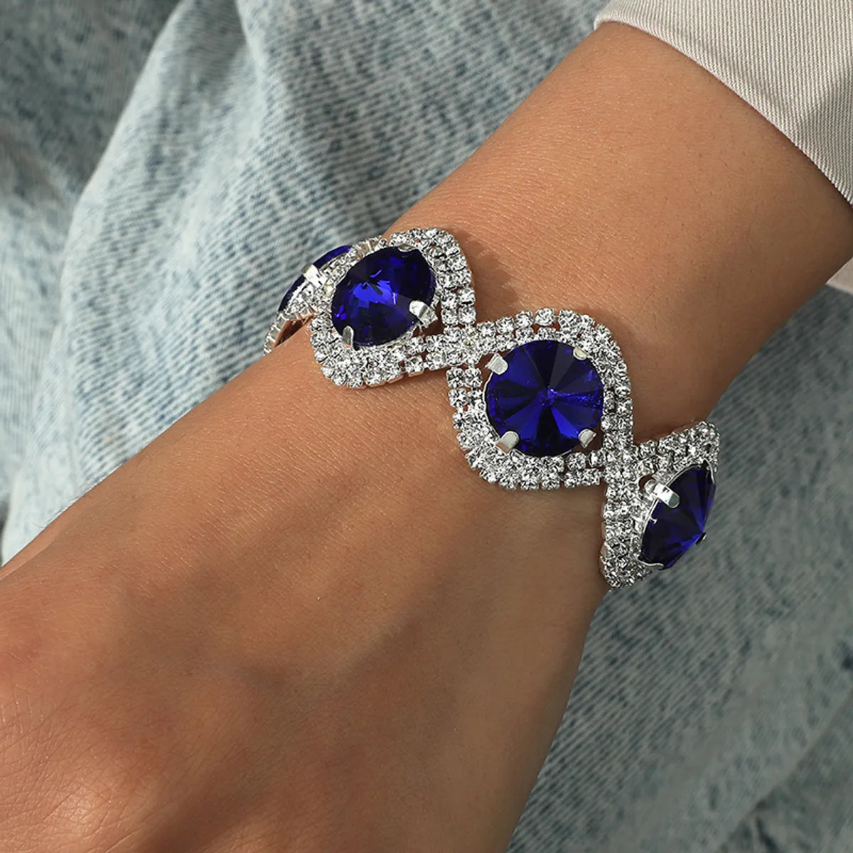 women's cuff bangles-Fashion White Collar Claw Chain Rhinestone-Encrusted Gem Bracelet